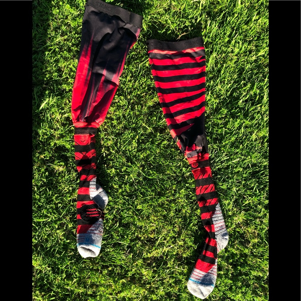 StanceSeparateCompressionLegsW/Built-in Socks